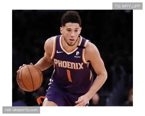 德文·布克训练完直接去夜店?这作息也太NBA了 德文·布克训练完直接去夜店?这作息也太NBA了