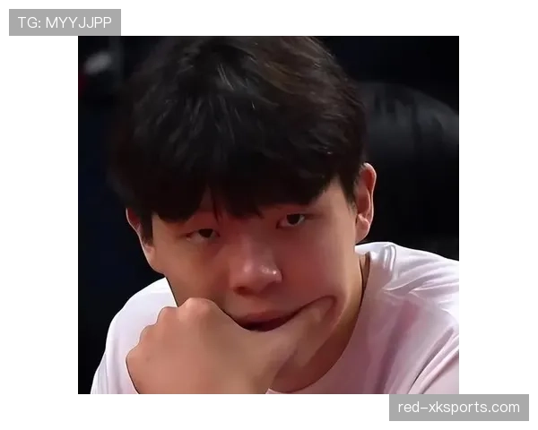 杨瀚森球场上暴走状态,私底下却像个邻家大男孩? 杨瀚森球场上暴走状态,私底下却像个邻家大男孩?